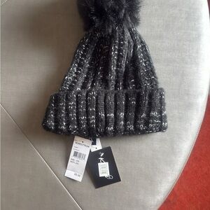 Nordstrom Black Knit Pom-Pom Beanie